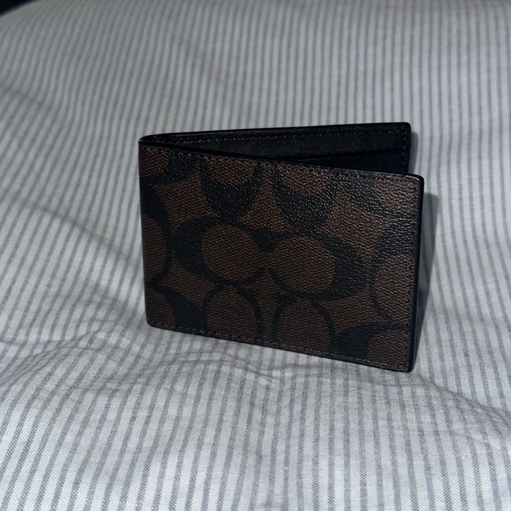 Coach Compact Signature Billfold Wallet